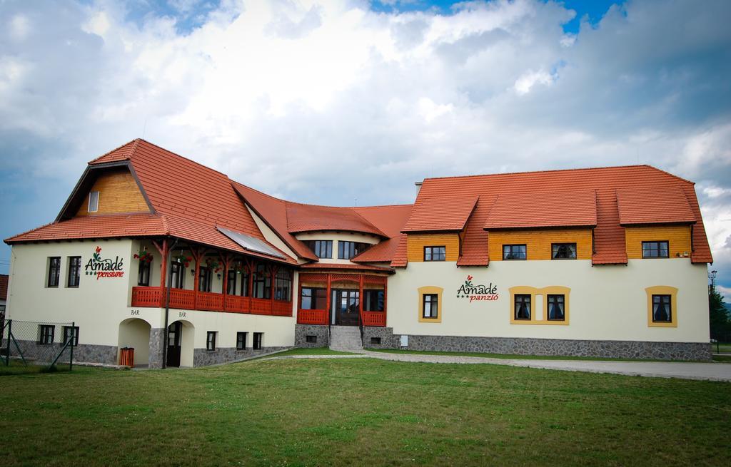 Amadé Hotel Madéfalva Kültér fotó