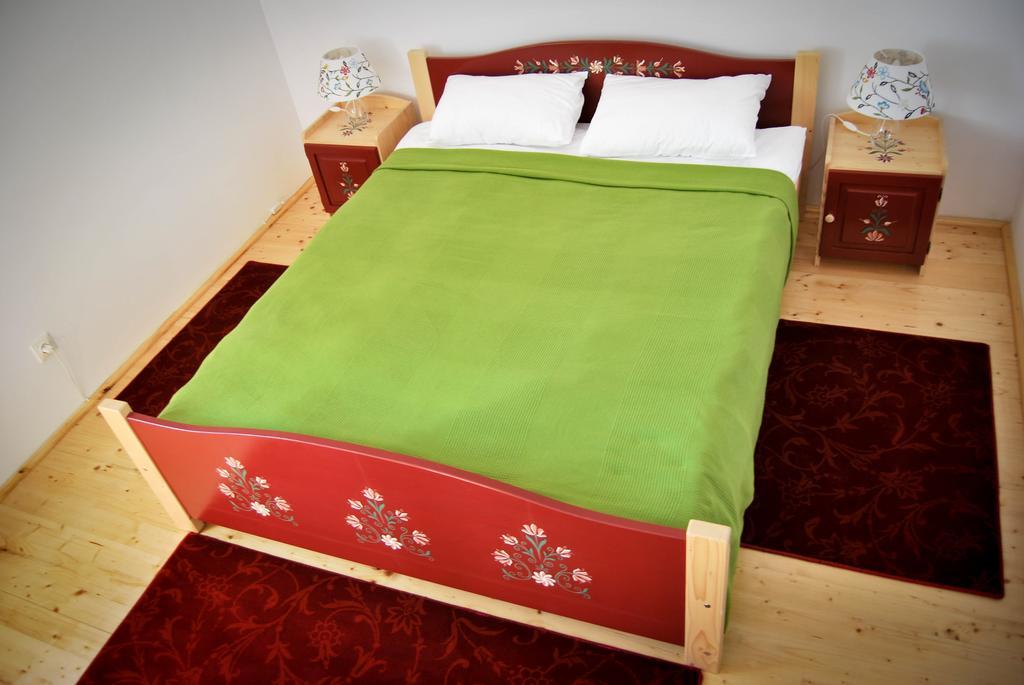 Amadé Hotel Madéfalva Szoba fotó