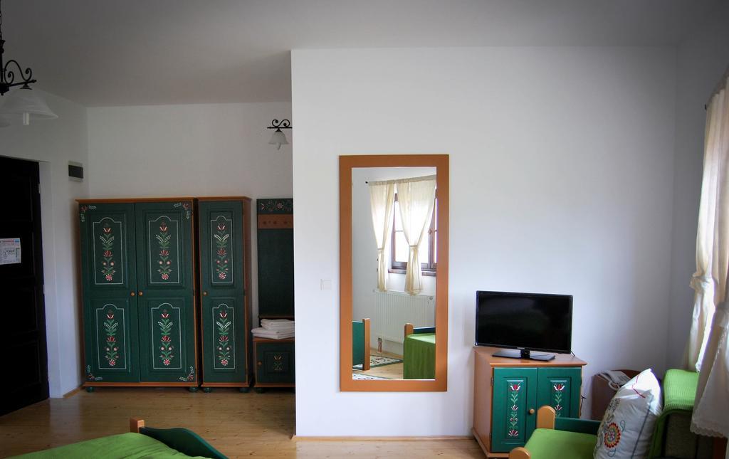Amadé Hotel Madéfalva Szoba fotó